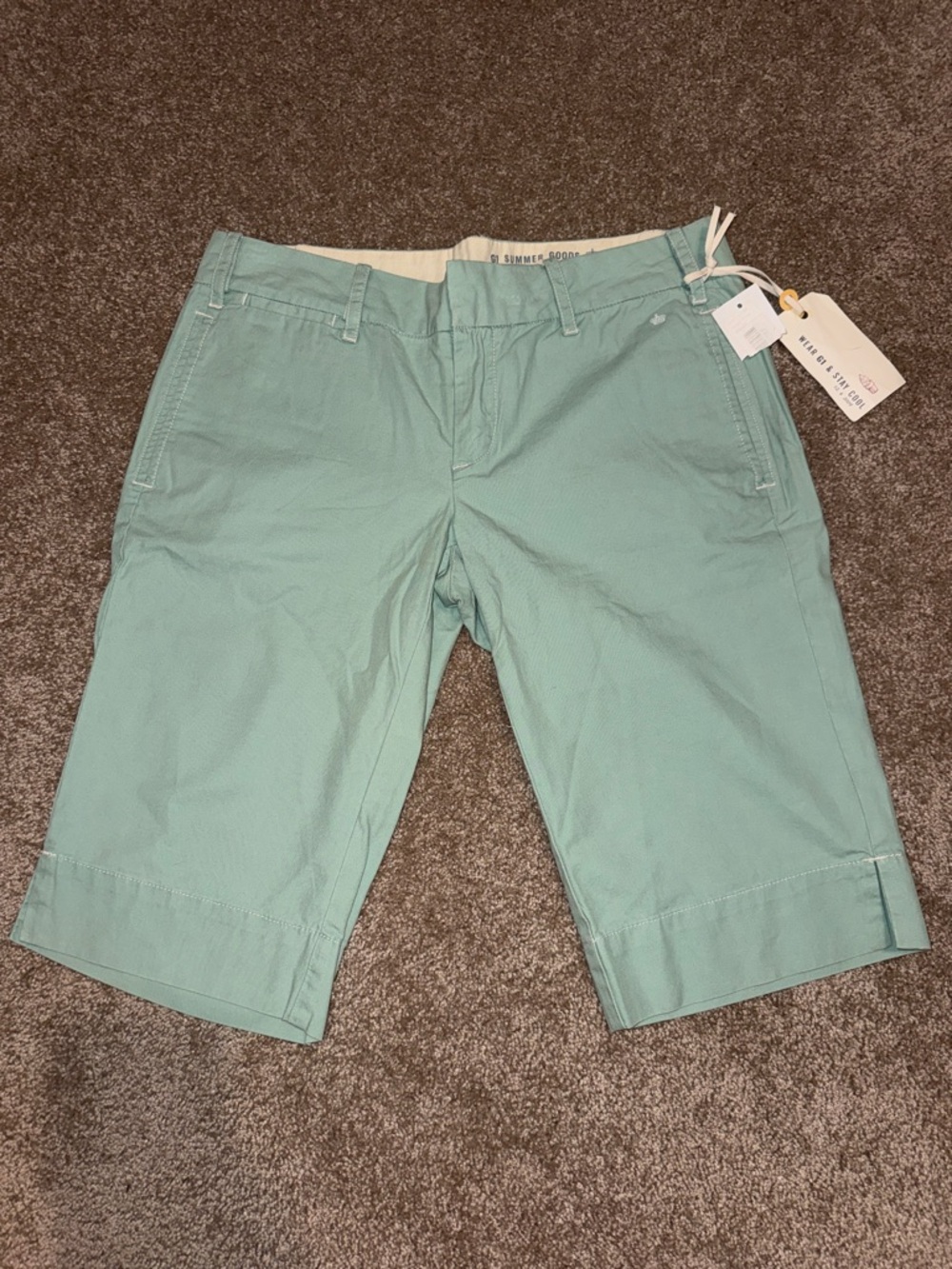 NEW G1 women's long shorts in light green - Size 4